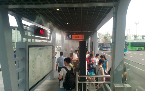 公交站台安装高压微雾加湿器